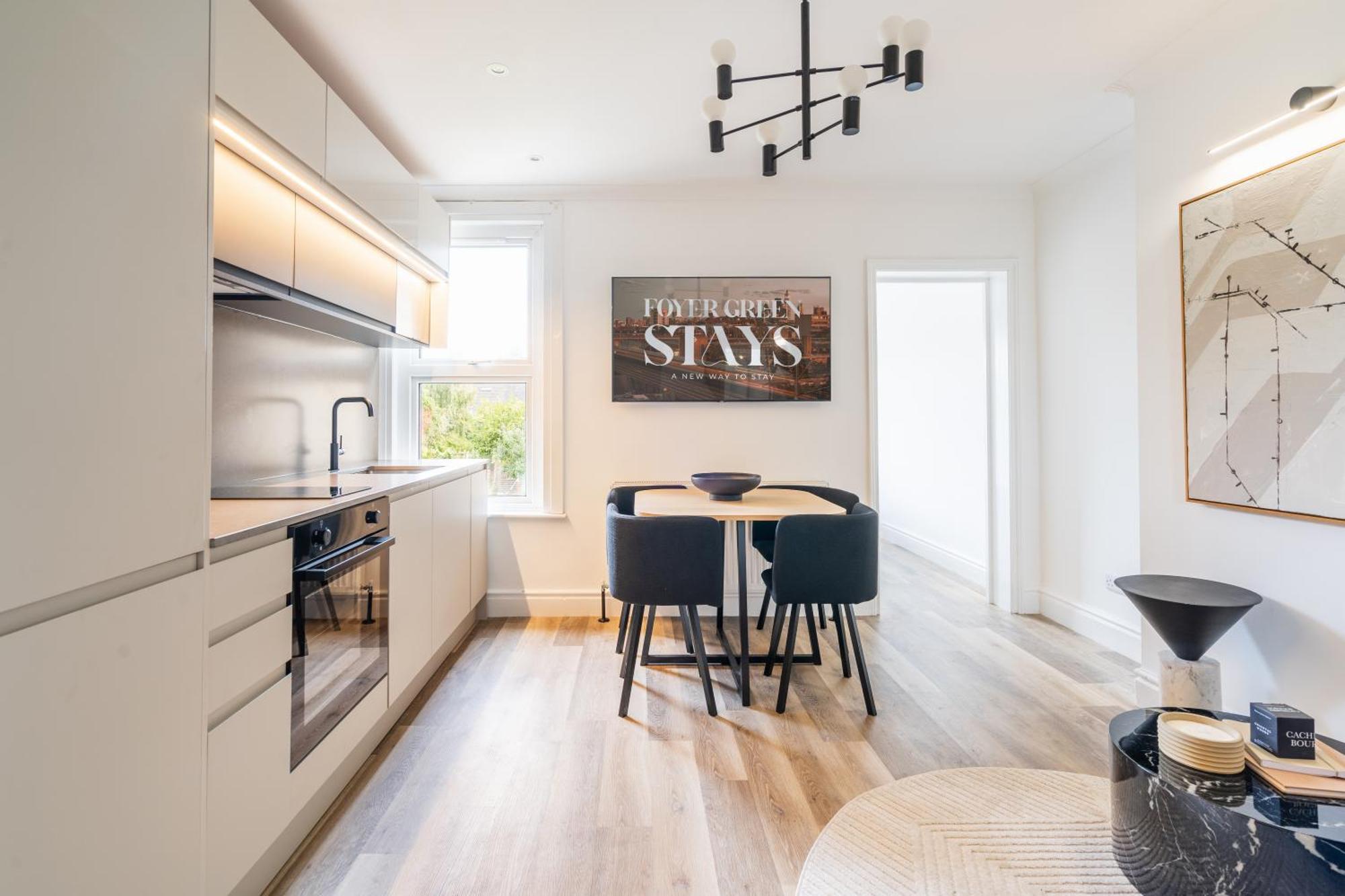 Newly Designed, 2Br Apt, 5Min From Northwood London Tube Station, Nato Hq, Ideal For Wembley, Warner Studio, Contractors Exteriér fotografie